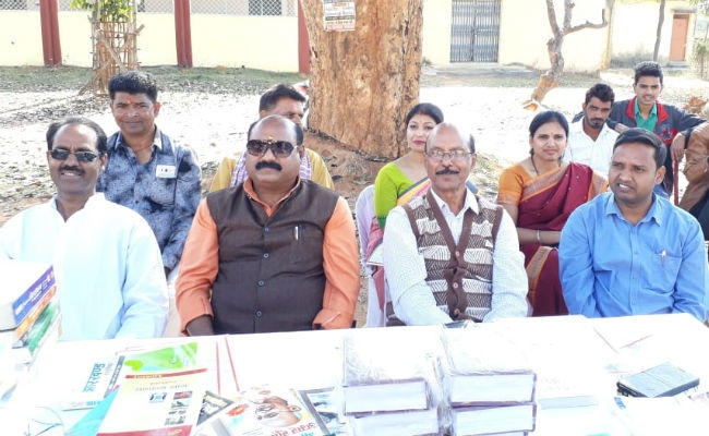 सरस्वती पूजा के समापन पर सिमडेगा कॉलेज में क्वीज का आयोजन