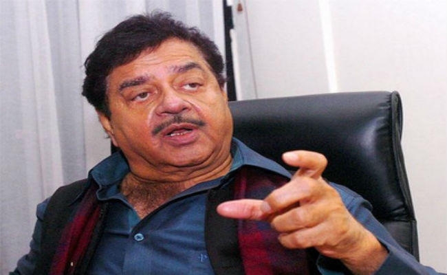 कोलकाता : देश में पहले थी लोकशाही और आज है तानाशाही : शत्रुघ्न सिन्हा