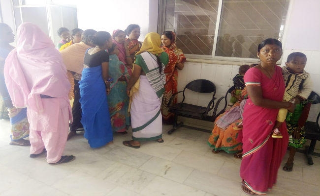 शराबी पति की प्रताड़ना से परेशान 20 सूत्री अध्यक्ष की बेटी ने दे दी जान…