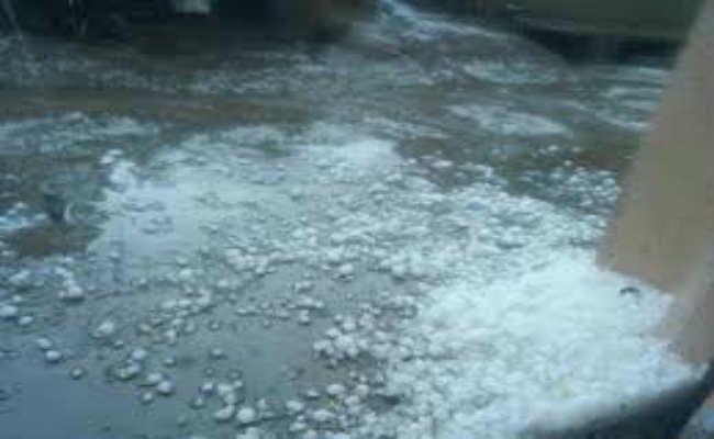 जमशेदपुर : तीसरे दिन भी बारिश के साथ ओले गिरे