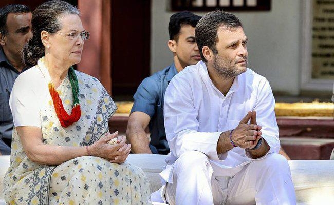 CWC की बैठक : सोनिया ने मोदी पर साधा निशाना, बोलीं – राष्ट्रीय सुरक्षा पर राजनीति कर रहे हैं PM