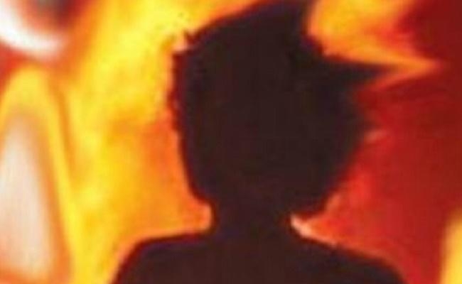डेयरी में मावा बनाते समय बॉयलर फटा, एक बच्ची की मौत,10 बच्चों समेत 18 घायल