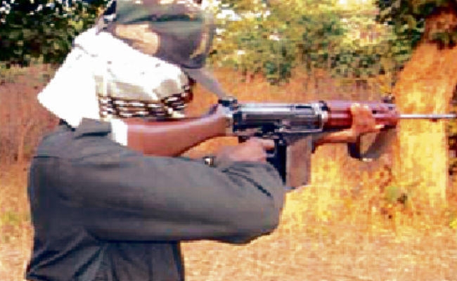 पलामू से टीपीसी एरिया कमांडर सहित दो उग्रवादी गिरफ्तार, बिहार के मुखिया से मांग रहे थे लेवी