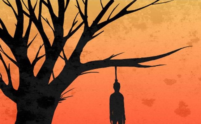 शौच की बात कह रात में ट्रेन से गालूडीह में उतरा, सुबह पेड़ से लटकता मिला शव