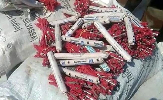 सालतोड़ा में विस्फोटकों का जखीरा जब्त, एक गिरफ्तार