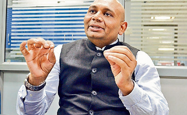बिहार के छोटे से कस्बे से निकल राजदूत बनने तक का सफर