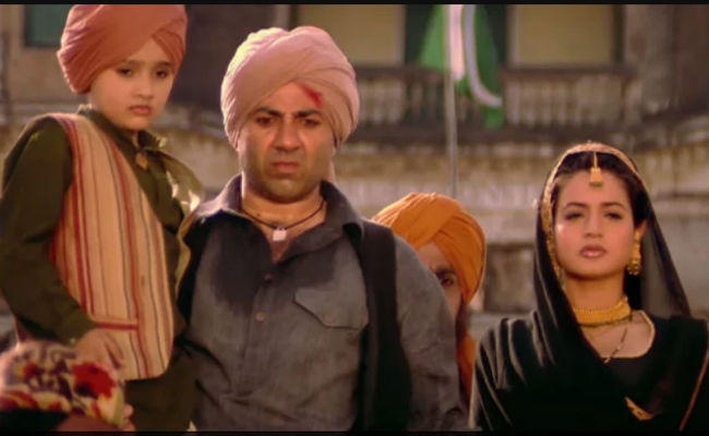 बॉलीवुड का बड़ा गंतव्य बना UP: यहां ”शूट” हुई कई फिल्मों ने बनाया बॉक्स ऑफिस का रिकॉर्ड