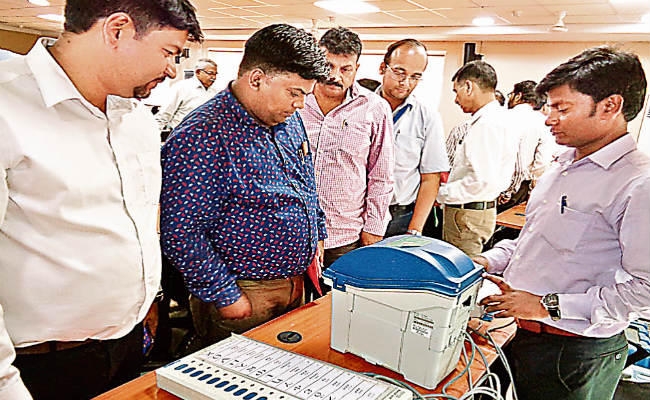 मतदाताओं को सहयोग करेंगे वोलेंटियर, 18 वर्ष से कम उम्र के वोलेंटियर की स्वैच्छिक सेवा लेने का दिया गया निर्देश