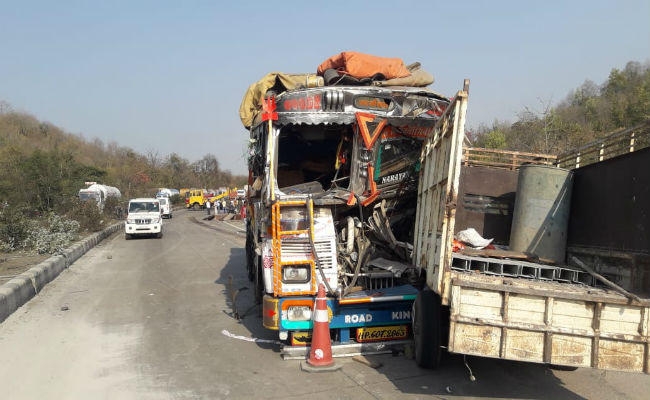 चौपारण : GT Road पर सड़क हादसे में एक की मौत, बाल-बाल बचे बीडीओ, सीओ और दारोगा
