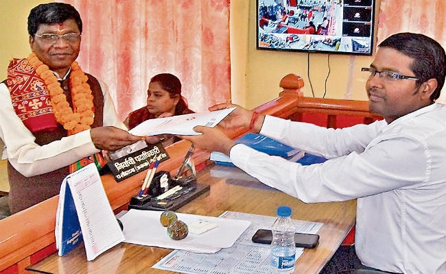 रांची : सुदर्शन भगत ने किया नामांकन चतरा-पलामू से परचा दाखिल नहीं