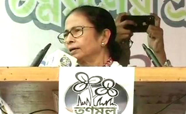 मोदी का ”बेटी बचाओ, बेटी पढ़ाओ” असफल, बंगाल के ”कन्याश्री” को मिला UN पुरस्कार : ममता