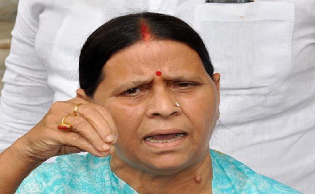 पटना : जुमलेबाज मोदी से सबको ठेंगा मिला : राबड़ी देवी
