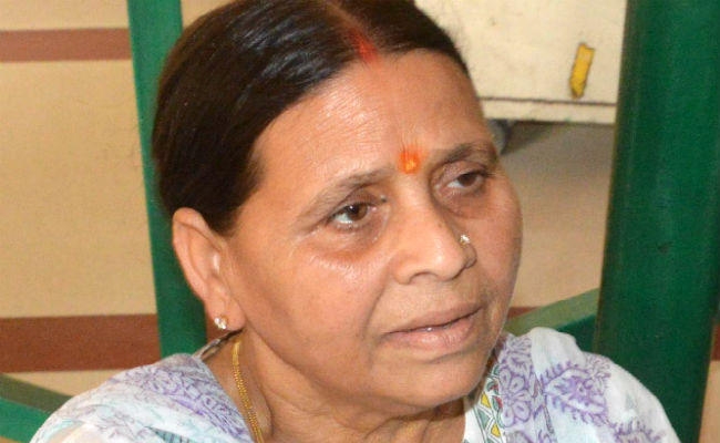 पटना : अश्विनी चौबे पर बिफरीं राबड़ी, कहा, घूंघट वाली महिलाओं से इतनी नफरत और भय क्यों