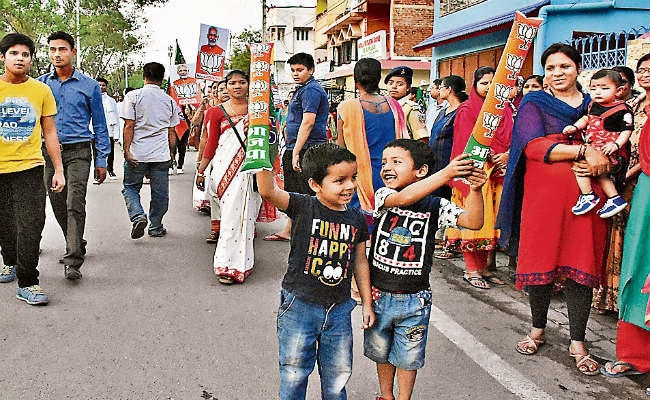 प्रधानमंत्री मोदी रांची में : …और छोटे-छोटे बच्चे भी लगा रहे थे मोदी मोदी… के नारे