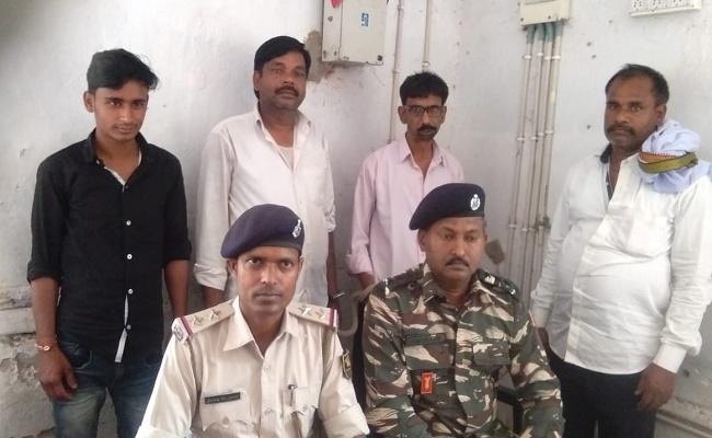 बिहार : मदनपुर में नक्सलियों द्वारा जलायें गये प्रखंड ऑफिस मामले में तीन गिरफ्तार