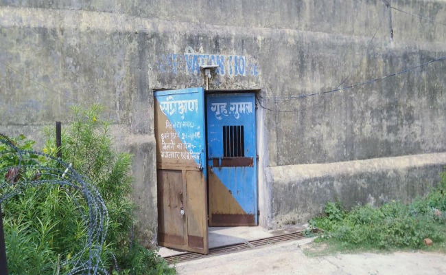 गुमला रिमांड होम में दो बाल बंदियों से मारपीट, बंदियों ने कहा- सर, हमें बड़ा जेल भेज दीजिए….