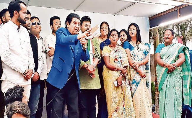 सुबोधकांत का प्रचार करने रांची पहुंचे सिने अभिनेता असरानी, कहा – भाजपा ने गरीबों की चिंता नहीं की सिर्फ अमीरों की चौकीदारी करती रही