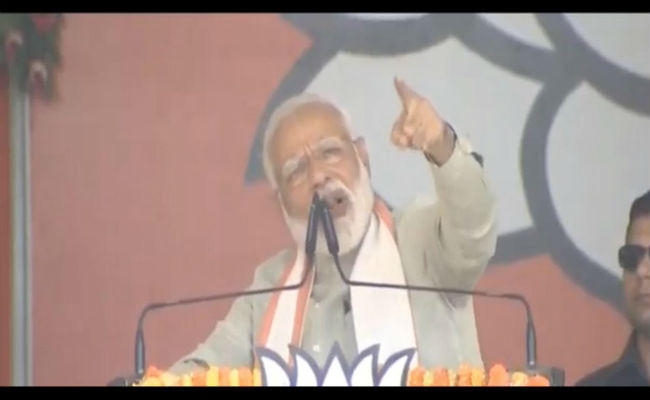 कुशीनगर में बोले पीएम मोदी- वे दुनियाभर की डिक्शनरी खंगालते हैं और प्रेम का नकाब पहन मुझे गालियां देते हैं