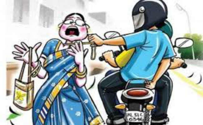 युवती का पीछा कर पहले की अश्लील बातें, फिर चेन छीन कर हो गया फरार