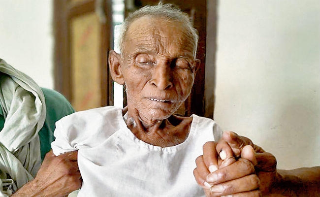 ….जब गोपालगंज में मतदान करने के बाद बुजुर्ग ने तोड़ा दम
