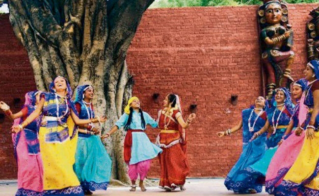 बिहार की नृत्य परंपरा की विशिष्ट शैली है जट-जटिन नृत्य