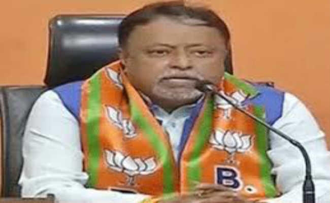 सुर्खियों में आने के लिए इस्तीफा का शिगूफा छोड़ रही हैं ममता : मुकुल