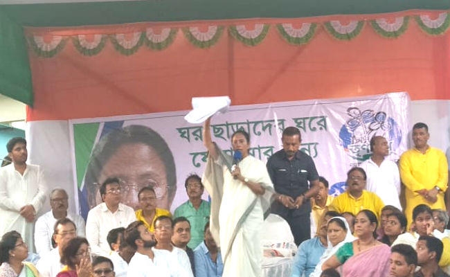 बंगाल में ”जय श्रीराम” का मुकाबला ”जय हिंद” से करेंगी ममता बनर्जी