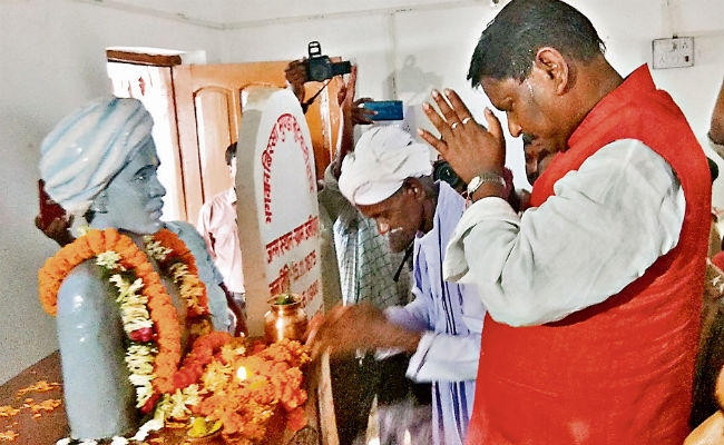 विश्व पर्यावरण दिवस : उलिहातू में केंद्रीय कैबिनेट मंत्री अर्जुन मुंडा ने कहा, पेड़ों को बचा कर ही हम जीवित रह पायेंगे