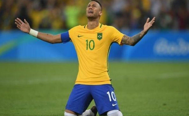बलात्कार के आरोप में फंसे फॉटबॉलर नेमार के टखने में चोट, कोपा अमेरिका से बाहर