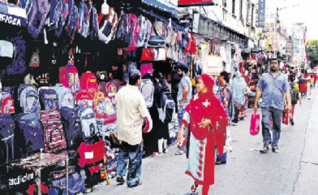 पश्चिम बंगाल: लाखों में बिकता है महानगर कोलकाता का फुटपाथ, पढ़ें खास रिपोर्ट