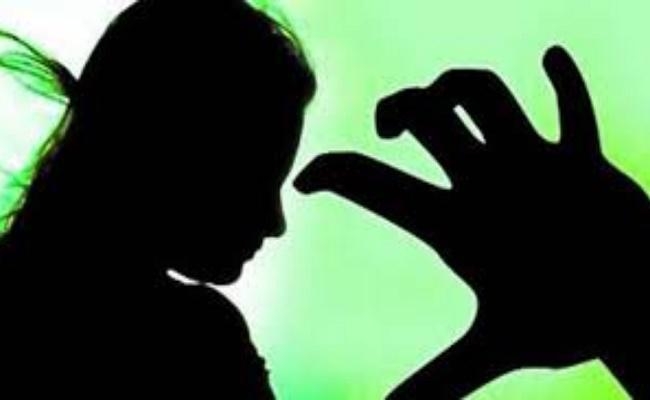 सहेली के पिता ने नाबालिग छात्रा से किया दुष्कर्म, नशा की सूई देकर बनाया अश्लील वीडियो