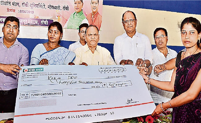 रांची : बिचौलिये हावी, इसलिए नहीं मिल रहा योजना का लाभ : सीपी सिंह
