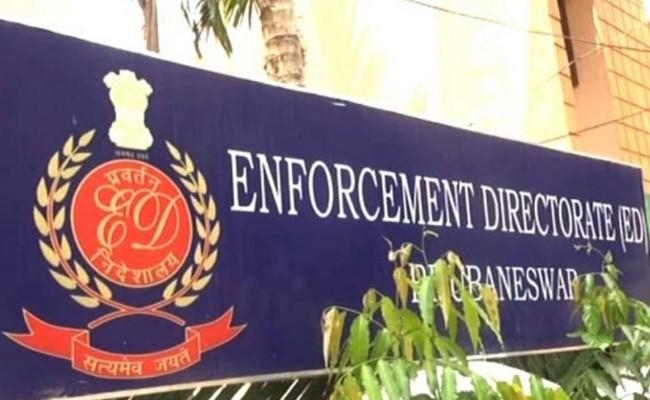 ED ने मनी लॉन्ड्रिंग मामले में चंदा कोचर, दीपक कोचर और वेणुगोपाल धूत से की पूछताछ