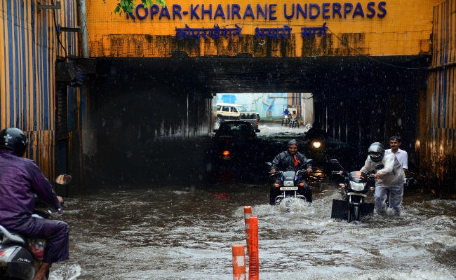 महाराष्ट्र, झारखंड में वर्षा जनित हादसों में 22 की मौत, ओडिशा में भारी बारिश को लेकर हाई अलर्ट