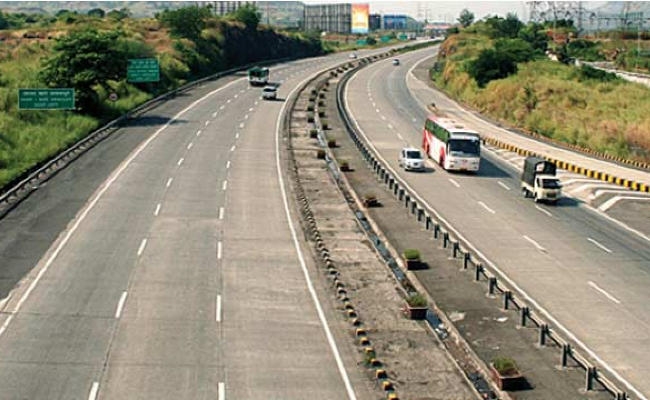 बुनियादी ढांचा क्षेत्र की 340 परियोजनाओं की लागत 3.3 लाख करोड़ रुपये बढ़ी