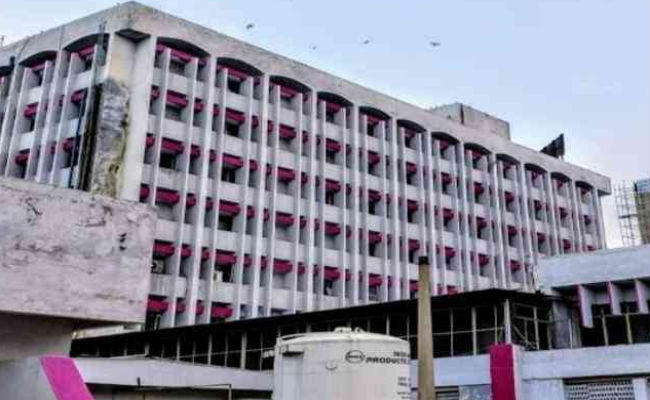दिल्ली : अस्पताल के ऑपरेशन थिएटर में लगी आग, सात मरीजों को बचाया गया