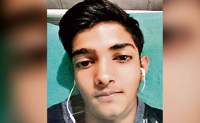 कोडरमा : फोटो खिंचा रहा छात्र तिलैया डैम में डूबा