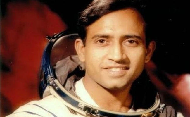 अंतरिक्ष से आयी आवाज: ”सारे जहां से अच्छा हिंदुस्तान हमारा”, तालियों की गड़गड़ाहट से गूंज उठा शहर और गांव