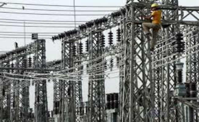 मेंटेनेंस के लिए दो घंटा बता चार घंटे काटी बिजली, लोग परेशान