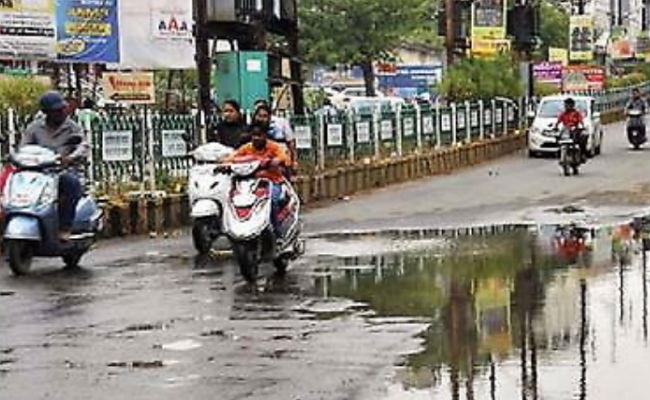 पटना : हल्की बारिश से बढ़ी ऊमस