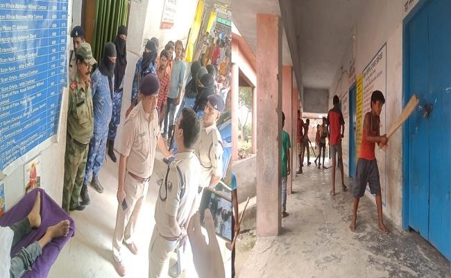 बिहार : मुजफ्फरपुर में सातवीं कक्षा के छात्र की चाकू मारकर हत्या, स्कूल में तोड़फोड़