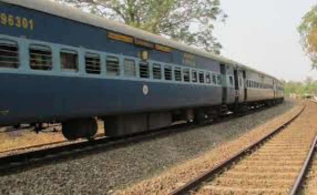 अंग एक्सप्रेस के ब्रेक में लगी आग, हादसा टला