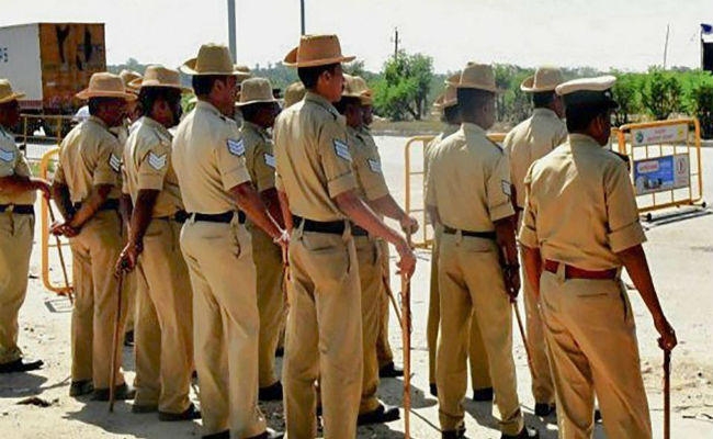 श्रावण माह की अंतिम सोमवारी को लेकर भाटपाड़ा-कांकीनाड़ा में सुरक्षा के कड़े इंतजाम