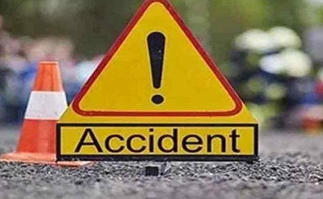बिहार : कटिहार में कांवरियों से भरी बस पलटी, एक की मौत, आधा दर्जन जख्मी