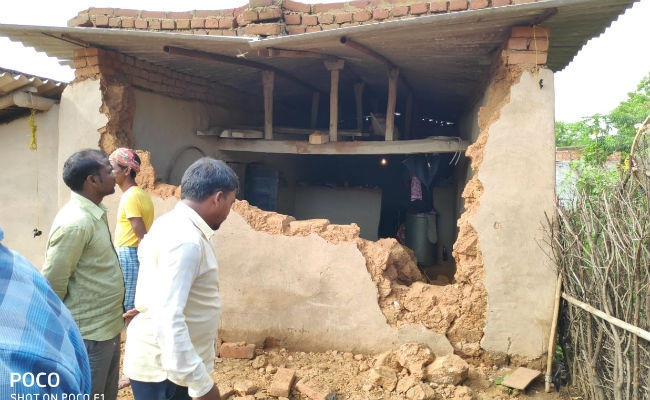 गोमिया: जगंली हाथियों ने जमकर मचाया उत्पात, एक की मौत, गांव में कोहराम