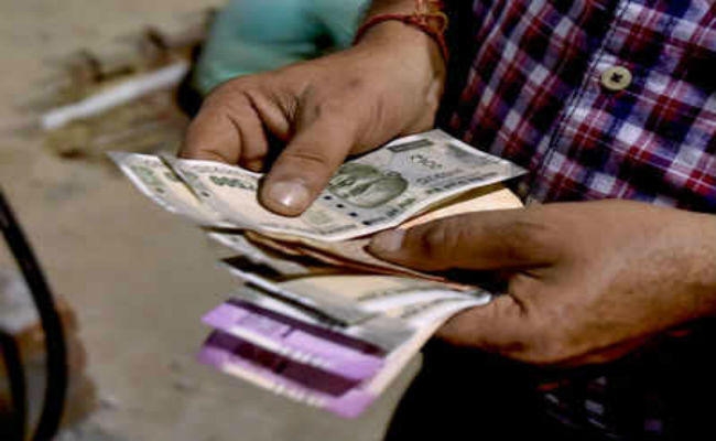 कॉलेजों के अंशकालिक शिक्षकों का बढ़ा वेतन