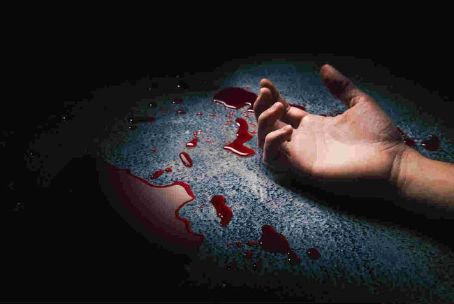 प्रेमसंबंध से पिता था नाराज, तो 15 साल की बेटी ने प्रेमी के साथ मिलकर पिता की कर दी हत्या
