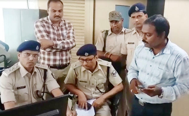 मुजफ्फरपुर में श्रीराम फाइनेंस की शाखा में 17 लाख रुपये की डकैती, ग्राहक बन कर ब्रांच में घुसे अपराधी