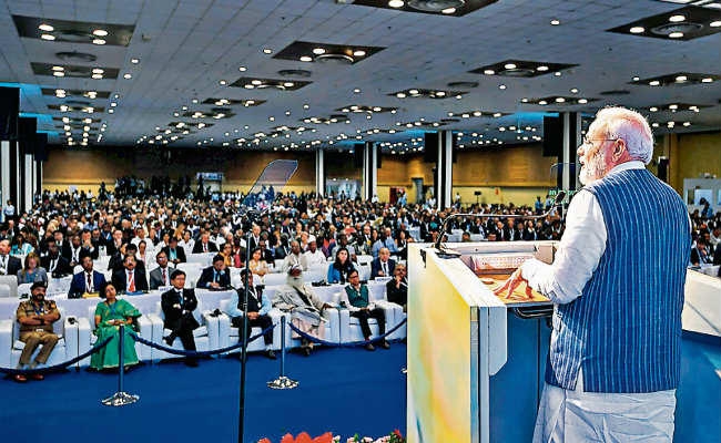 सिंगल यूज प्लास्टिक बंद करेगा भारत, दुनिया भी कहे गुडबाय – मोदी