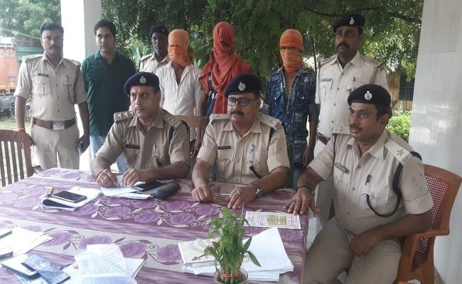 औरंगाबाद : अंतरजिला गिरोह का उद्भेदन, तीन अपराधी गिरफ्तार, सात बाइक बरामद